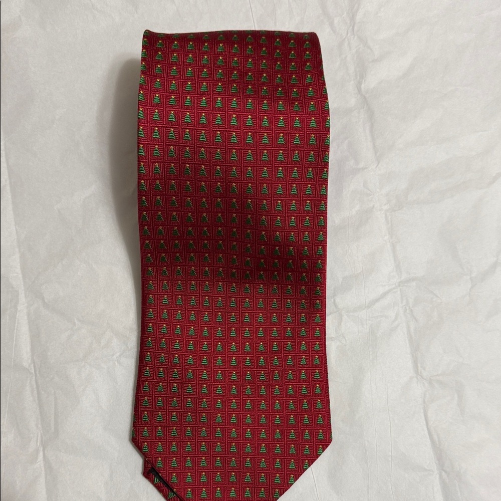 Holiday Traditions Classic Red and Green Christmas Tree Patterned Tie
